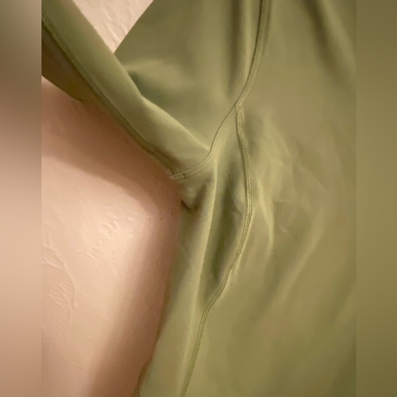 Lululemon aling long sleeve - Picture 5 of 7